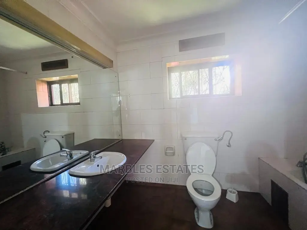 4bdrm Bungalow in Kololo, Central Division for Rent