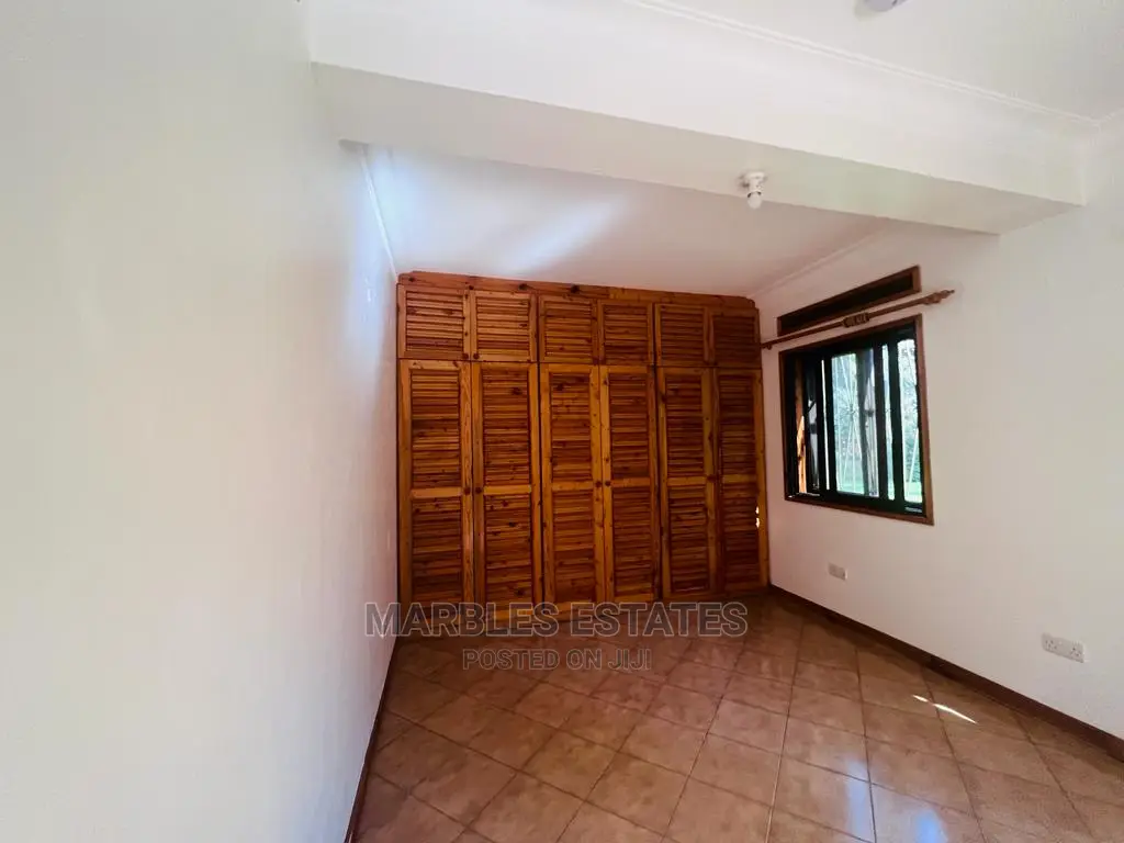 4bdrm Bungalow in Kololo, Central Division for Rent