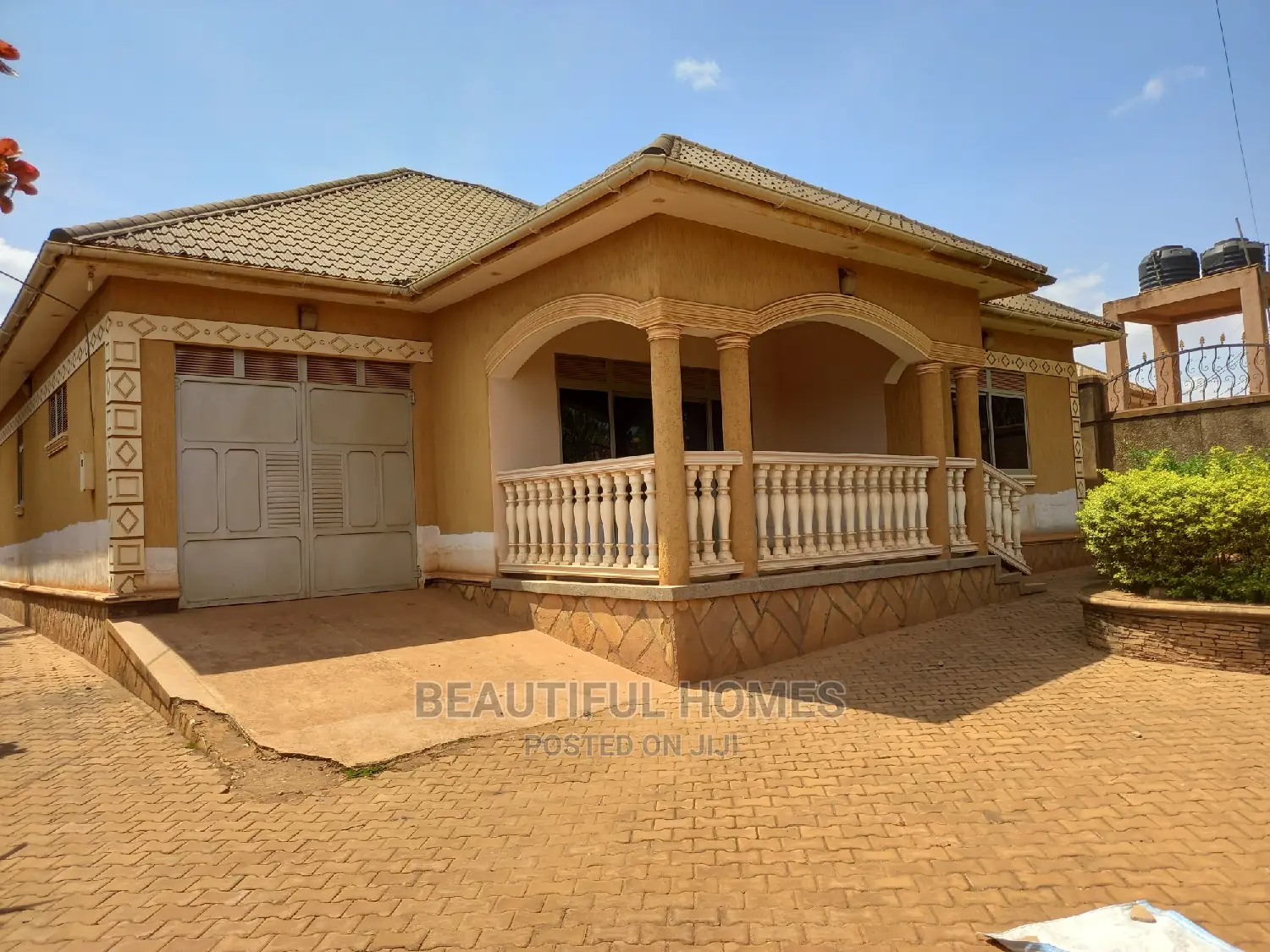Furnished 5bdrm House in Kira for Sale