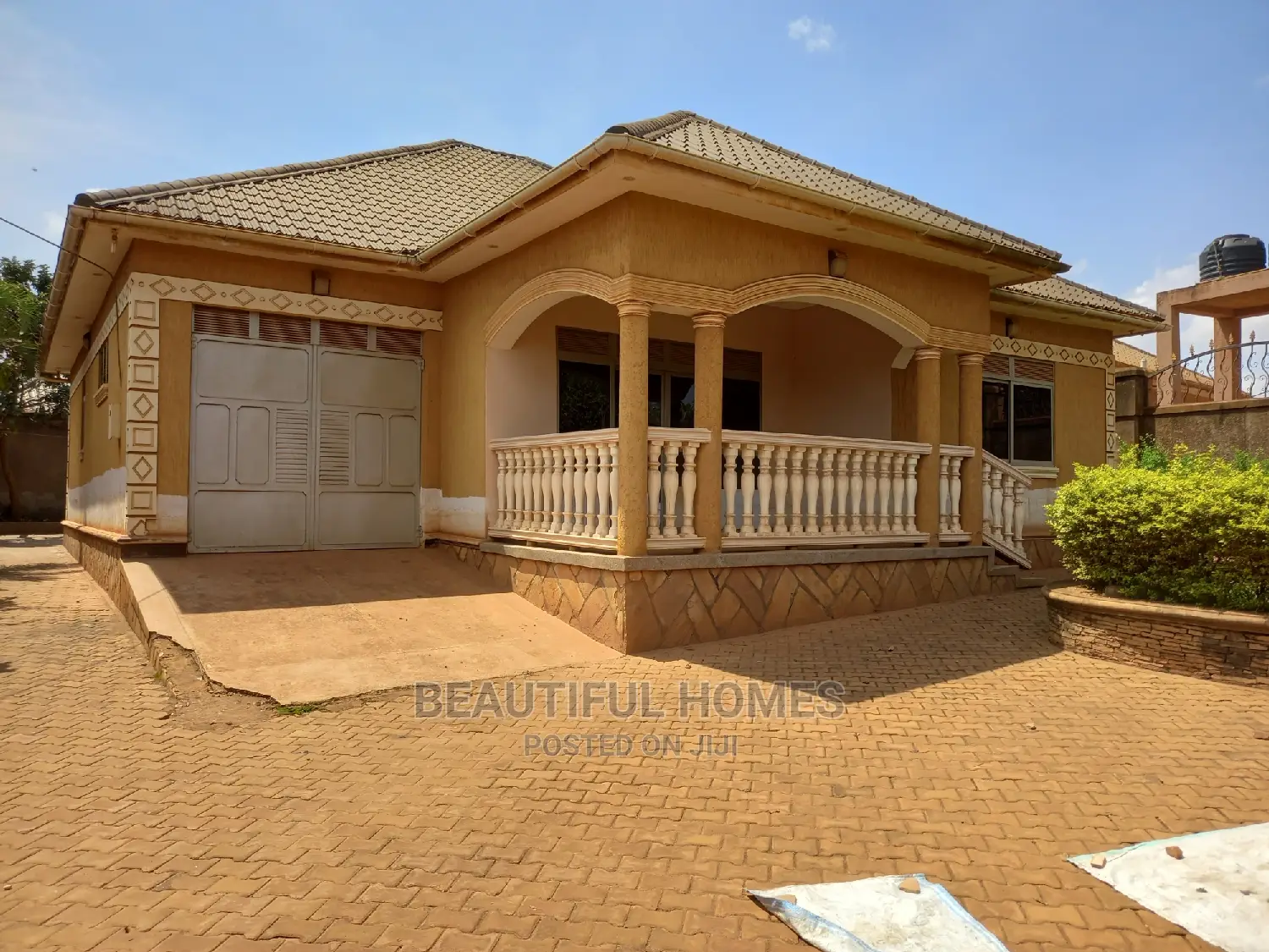Furnished 5bdrm Bungalow in Kira for Sale