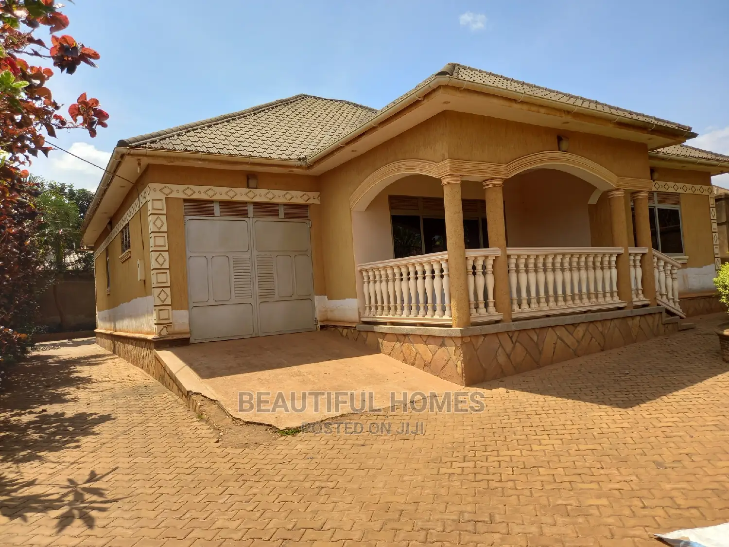 Furnished 5bdrm Bungalow in Kira for Sale