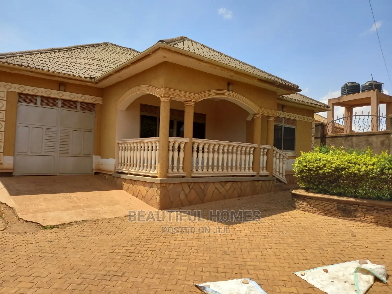 Furnished 5bdrm Bungalow in Kira for Sale