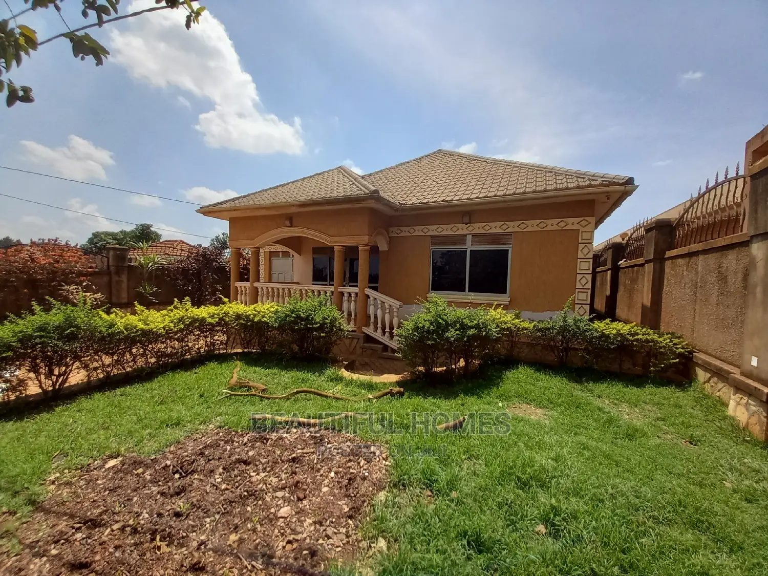Furnished 5bdrm House in Kira for Sale