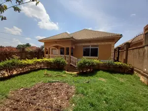 Furnished 5bdrm House in Kira for Sale