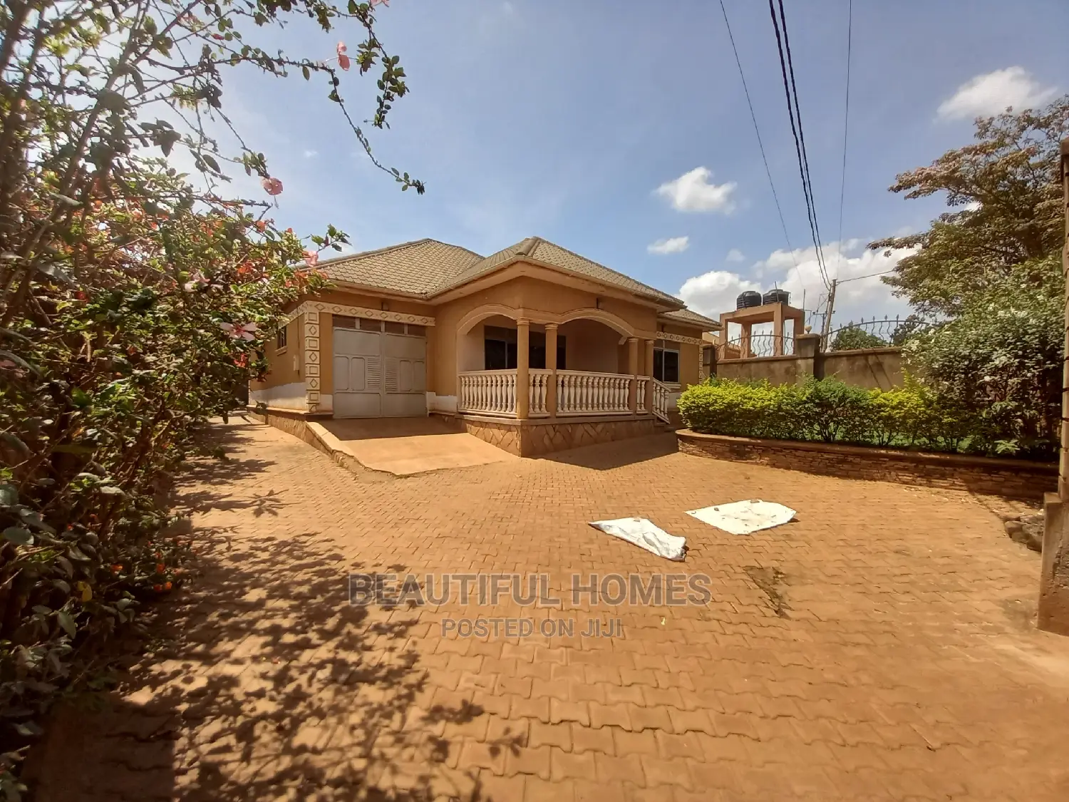 Furnished 5bdrm House in Kira for Sale