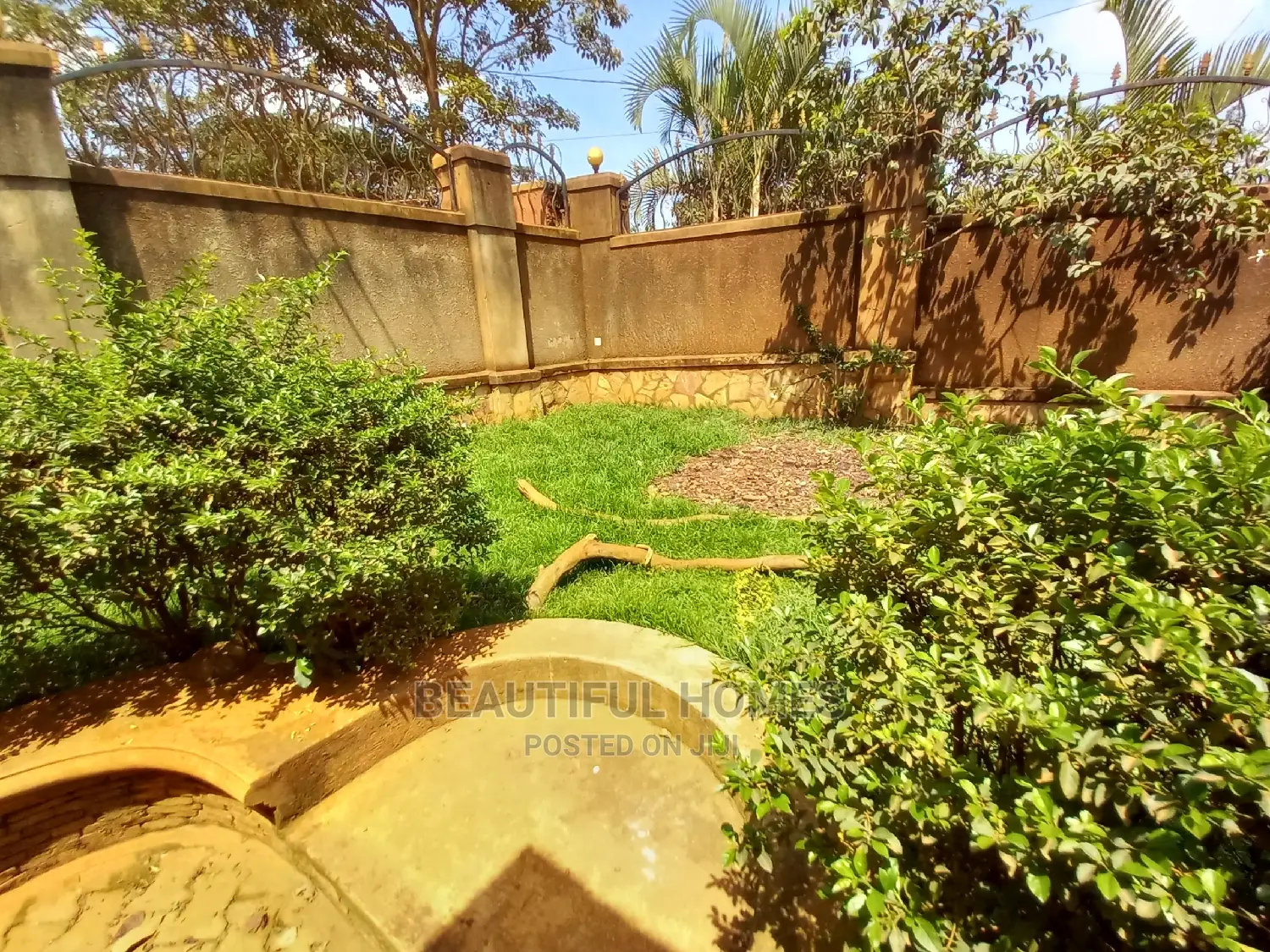 Furnished 5bdrm House in Kira Nice for Sale