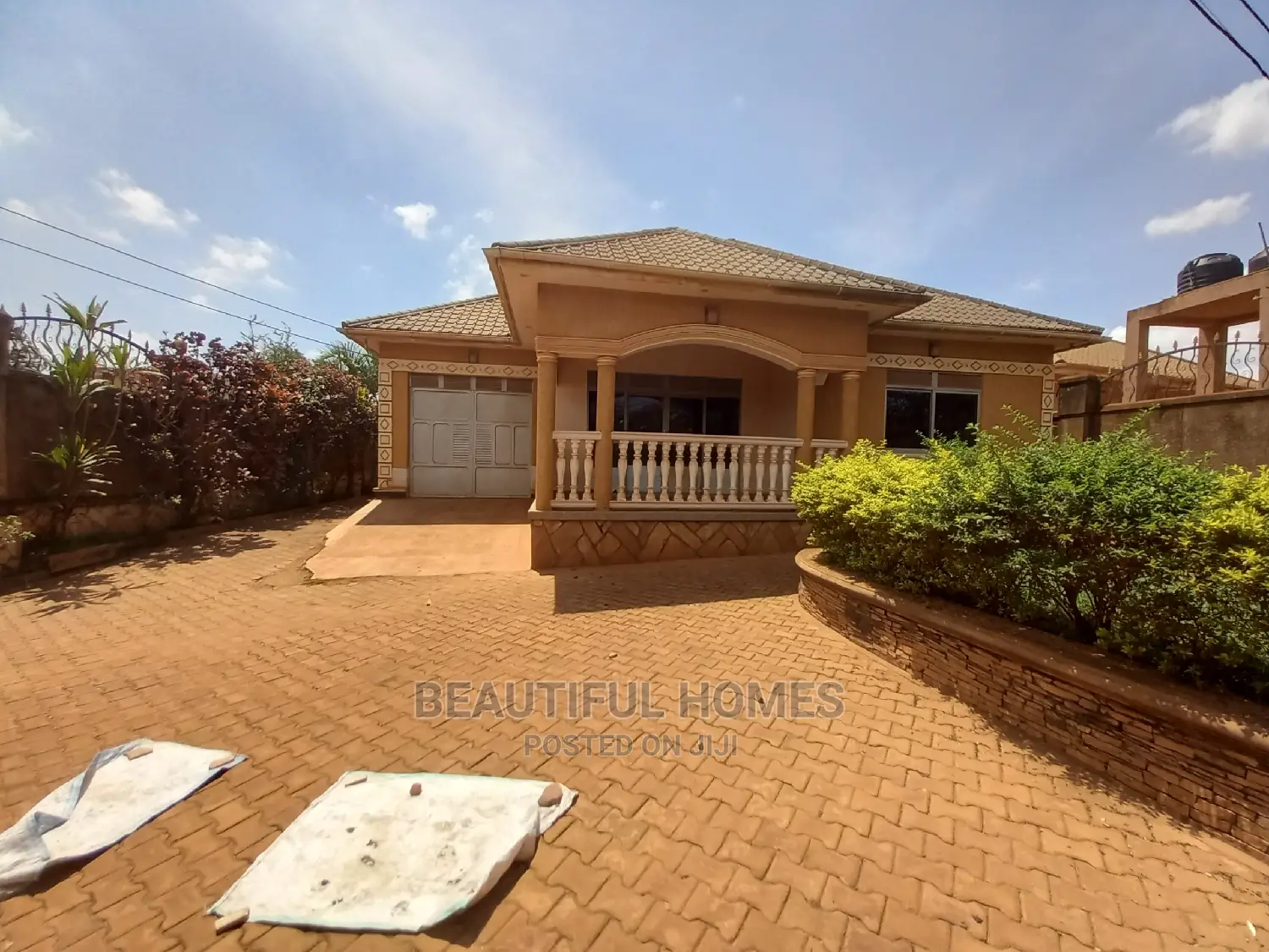 Furnished 5bdrm House in Kira Corporate for Sale