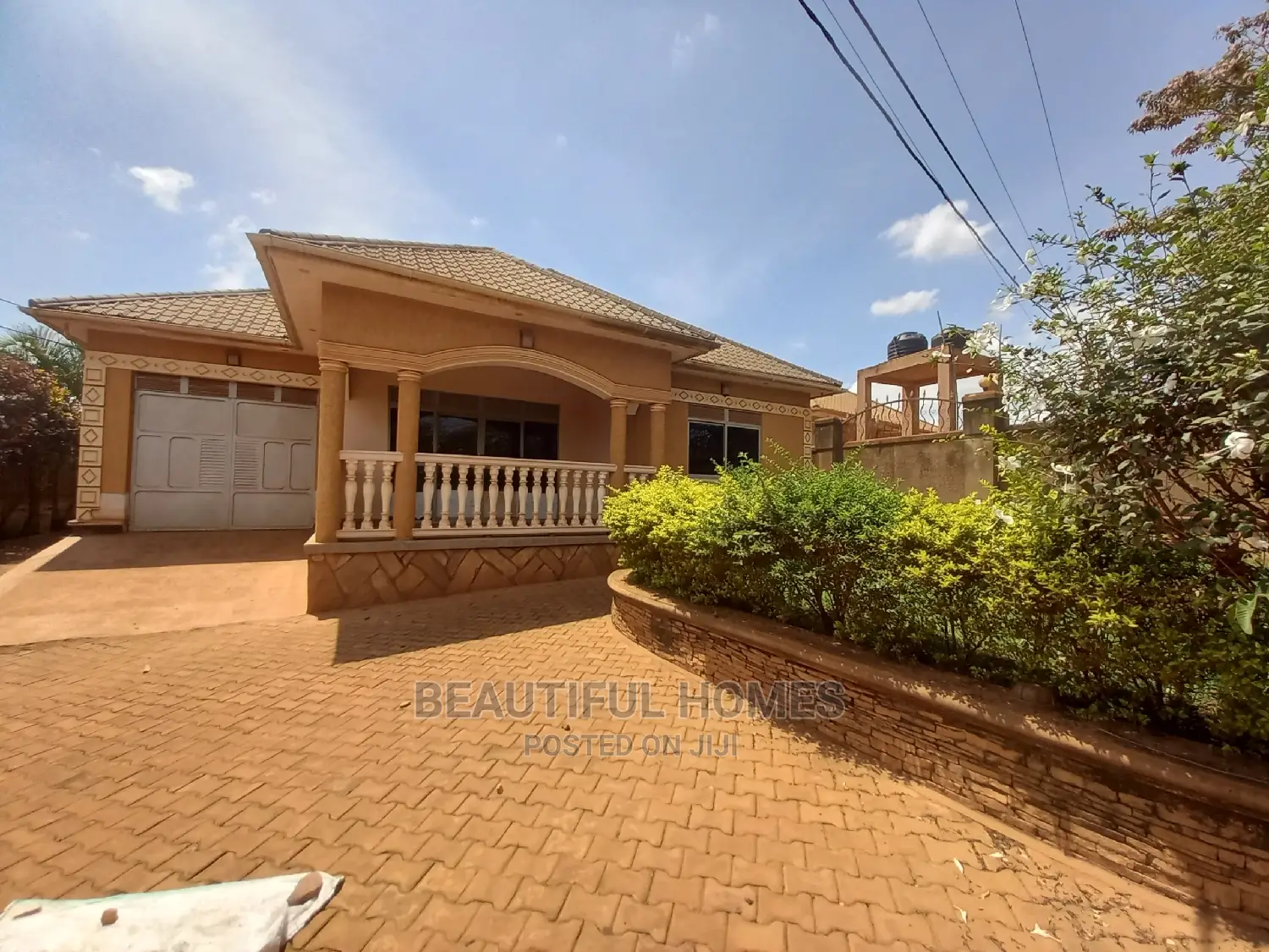 Furnished 5bdrm House in Kira for Sale