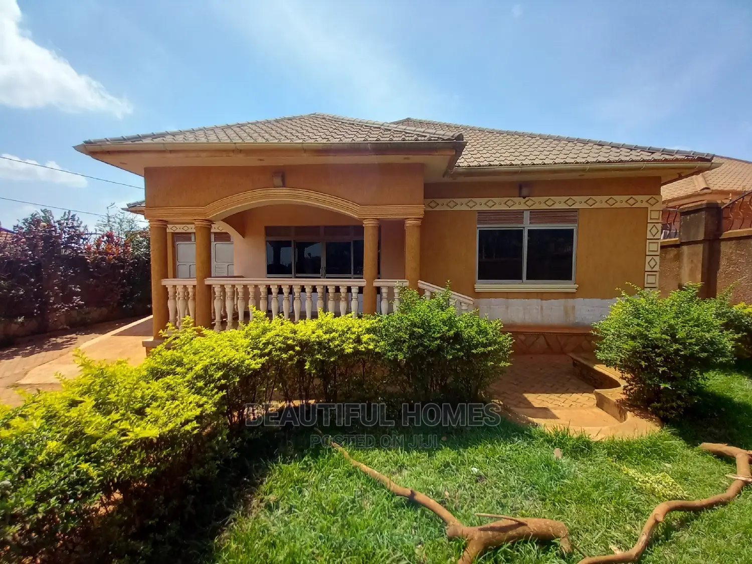 Furnished 5bdrm House in Kira for Sale