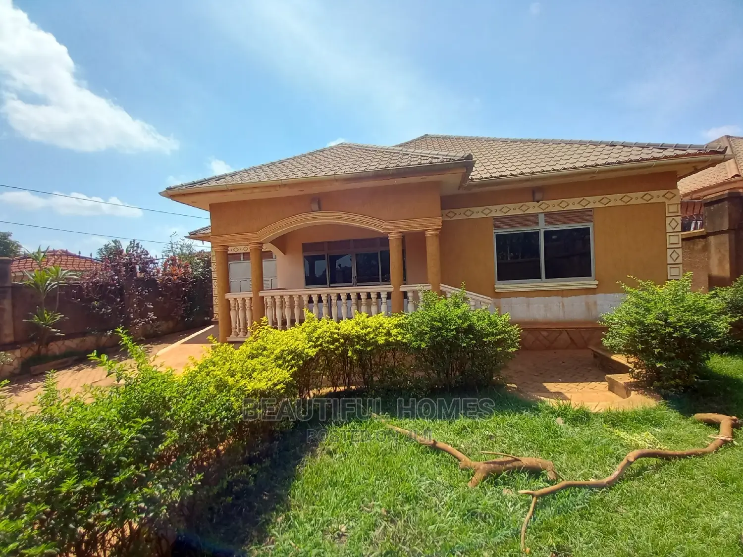 Furnished 5bdrm House in Kira for Sale