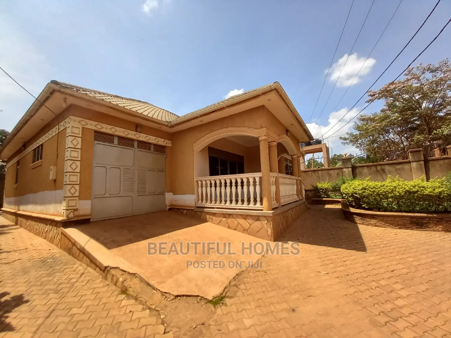 Furnished 5bdrm Bungalow in Kira for Sale