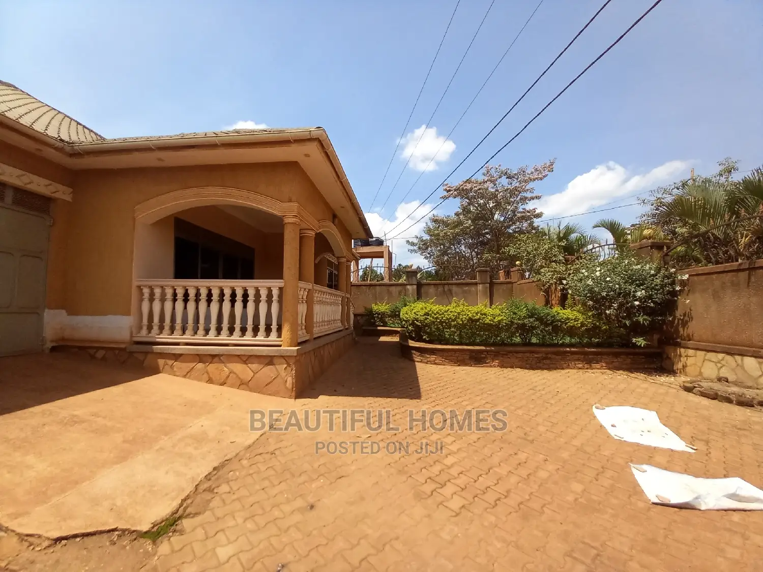 Furnished 5bdrm Bungalow in Kira for Sale