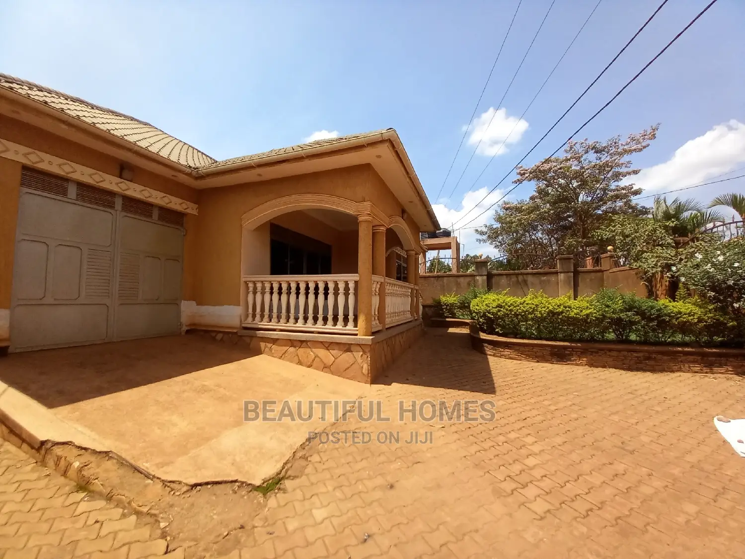 Furnished 5bdrm Bungalow in Kira for Sale