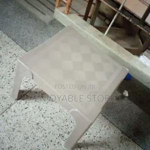 Plastic Easy Medium Table