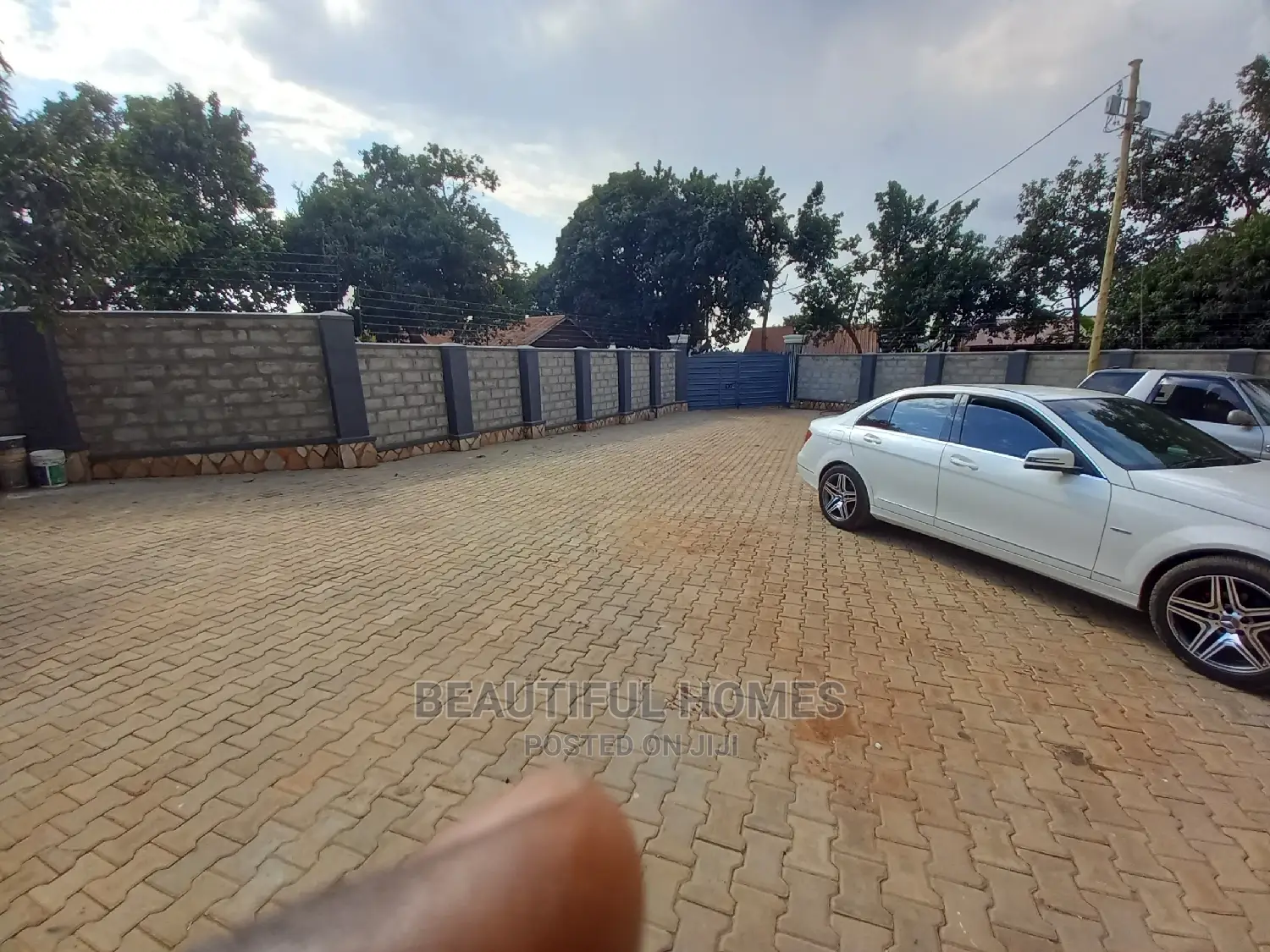 Furnished 2bdrm Block of Flats in Kira, Central Division for Sale