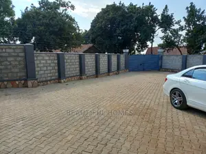 Furnished 2bdrm Apartment in Kira for Sale
