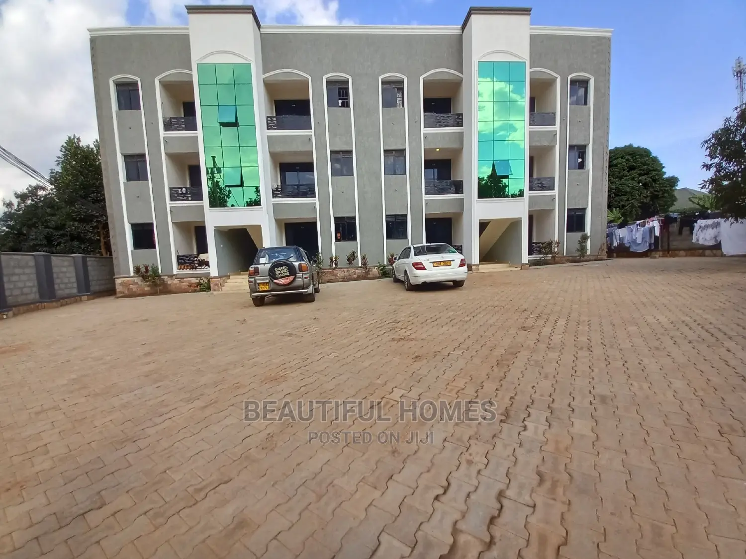 Furnished 2bdrm Apartment in Kira for Sale