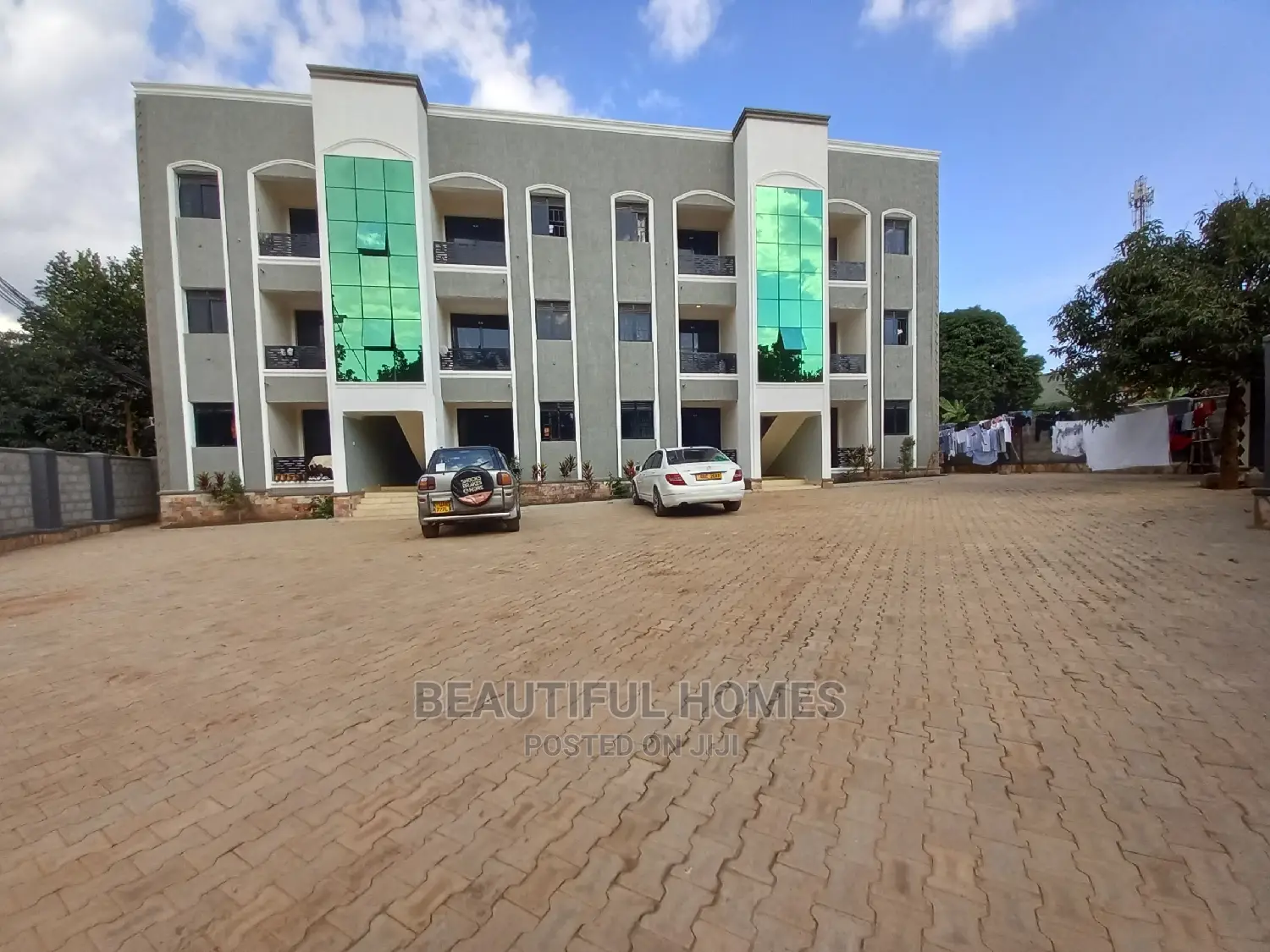 Furnished 2bdrm Apartment in Kira for Sale