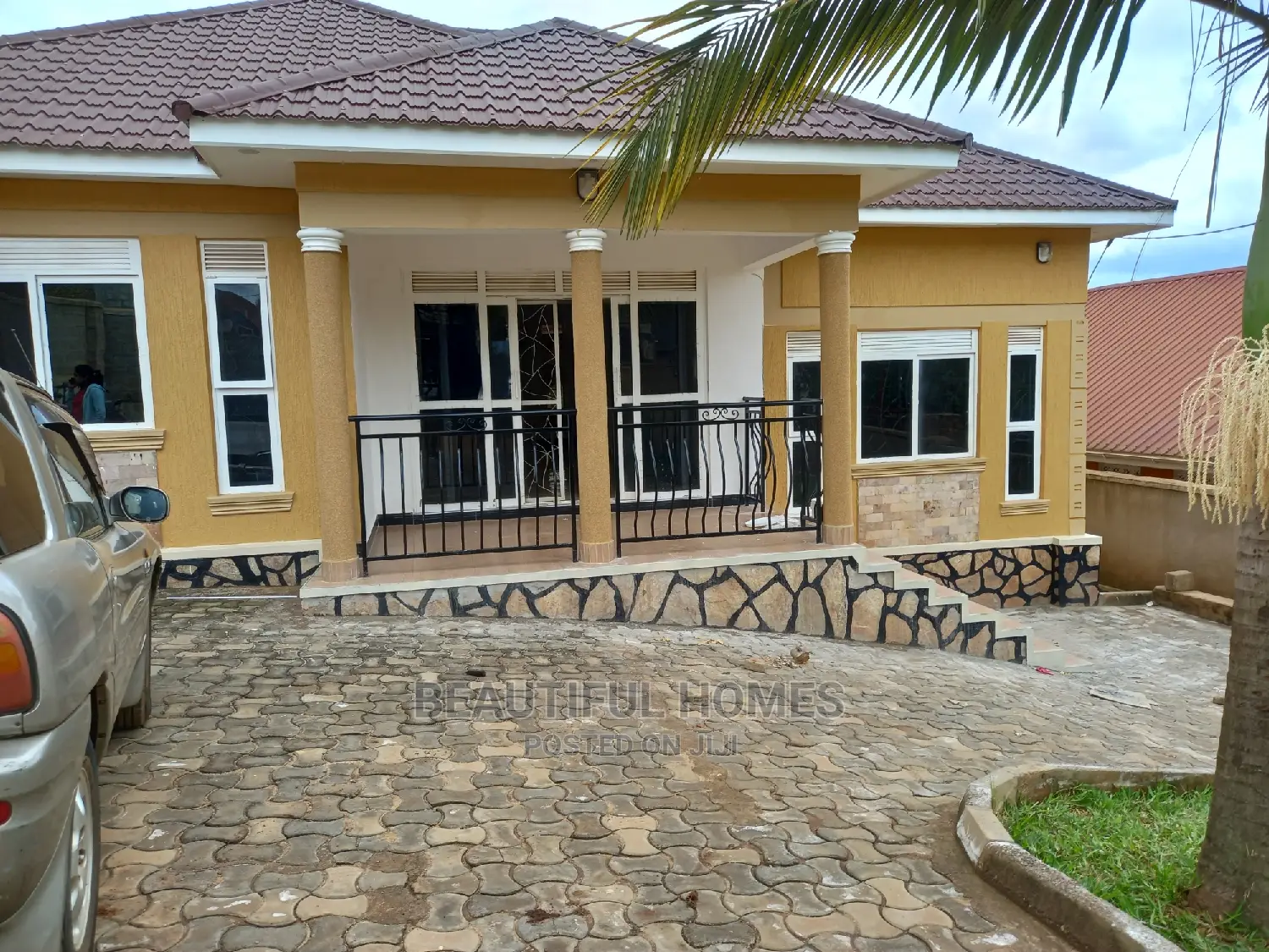 Furnished 3bdrm Bungalow in Kira for Sale