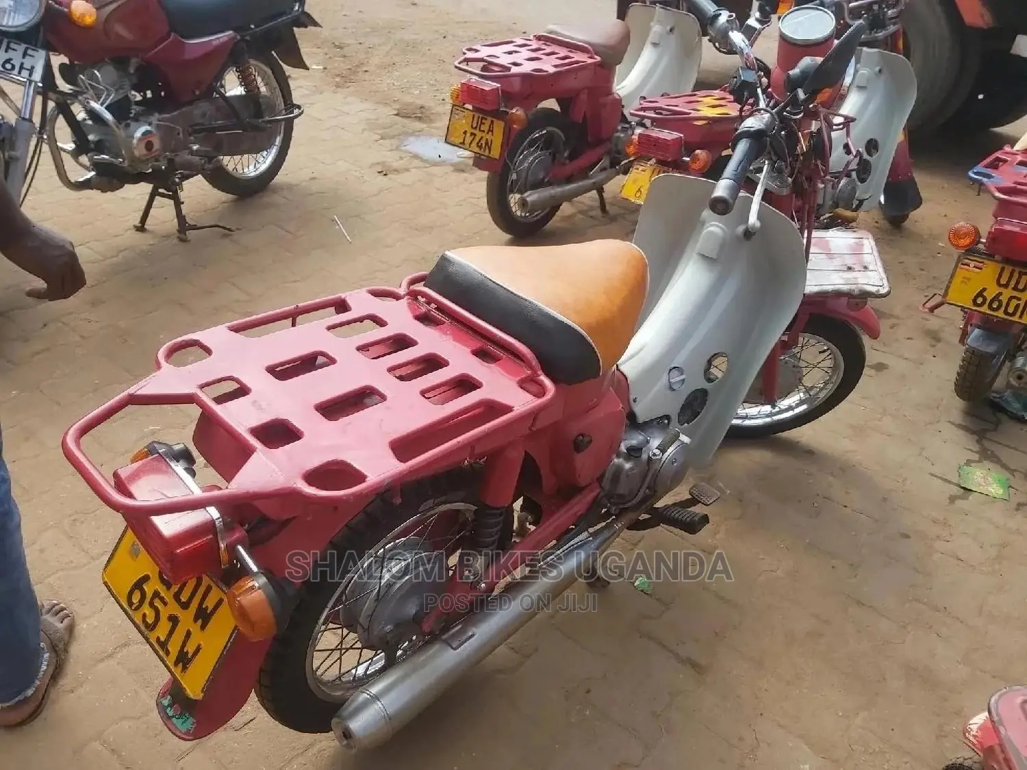 Suzuki Intruder 2016 Red