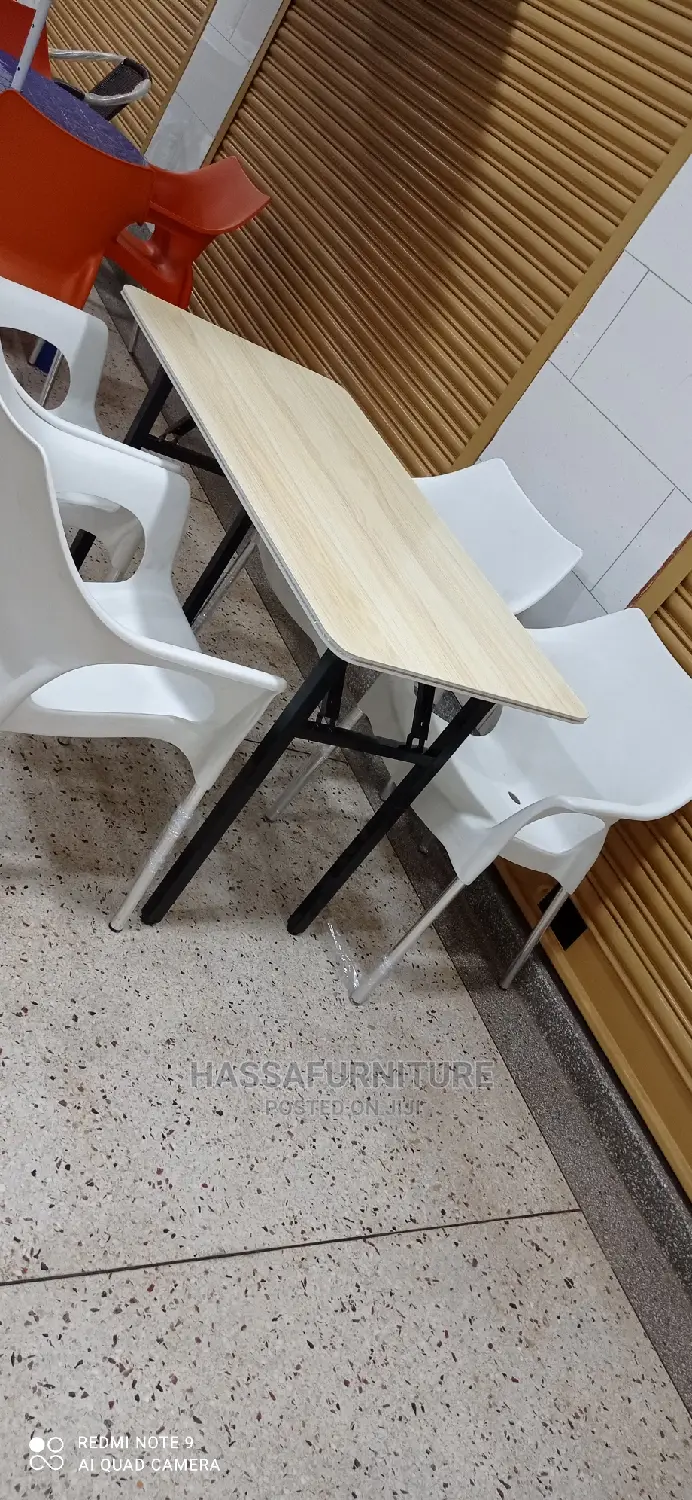 4seaters Restaurant Set White Colour