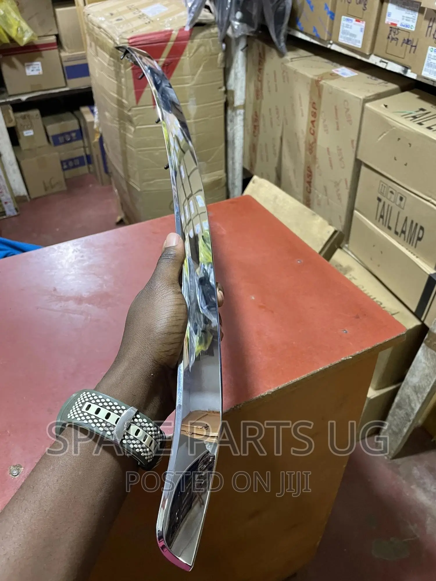 Toyota Vangaurd Bonnet Chrome / Bonnet Moulding