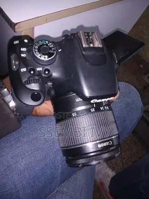 Canon: EOS 600D.