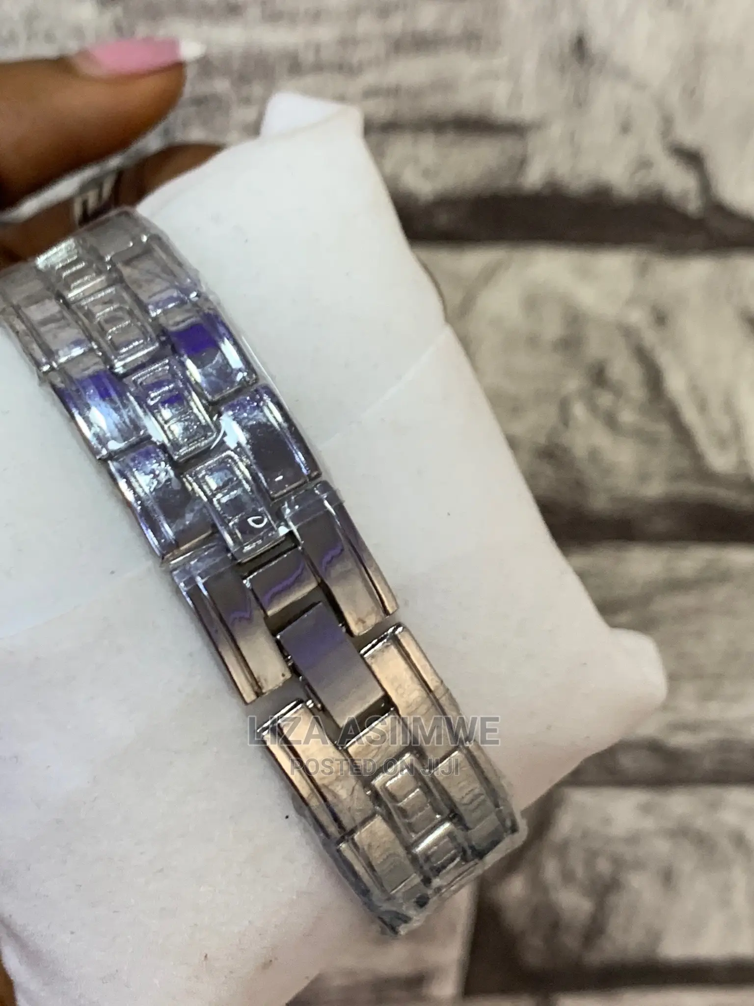 Simple Lady Watches Available