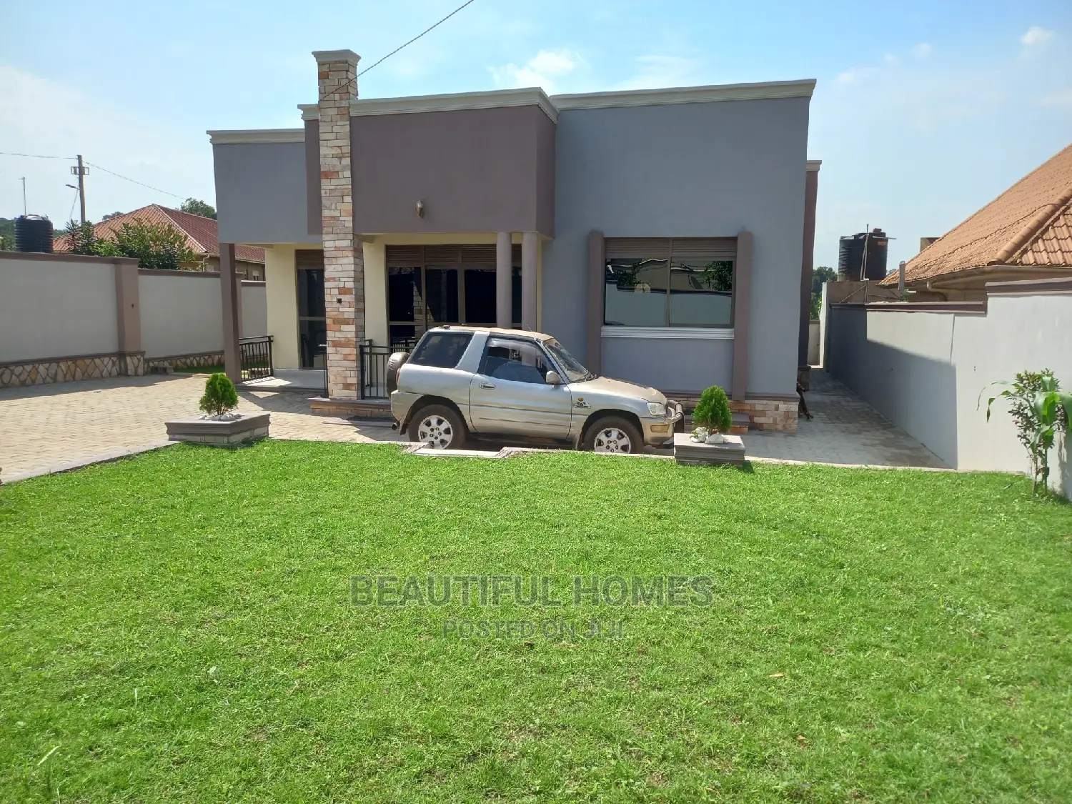 Furnished 4bdrm House in Kira for Sale