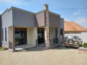 Furnished 4bdrm House in Kira for Sale
