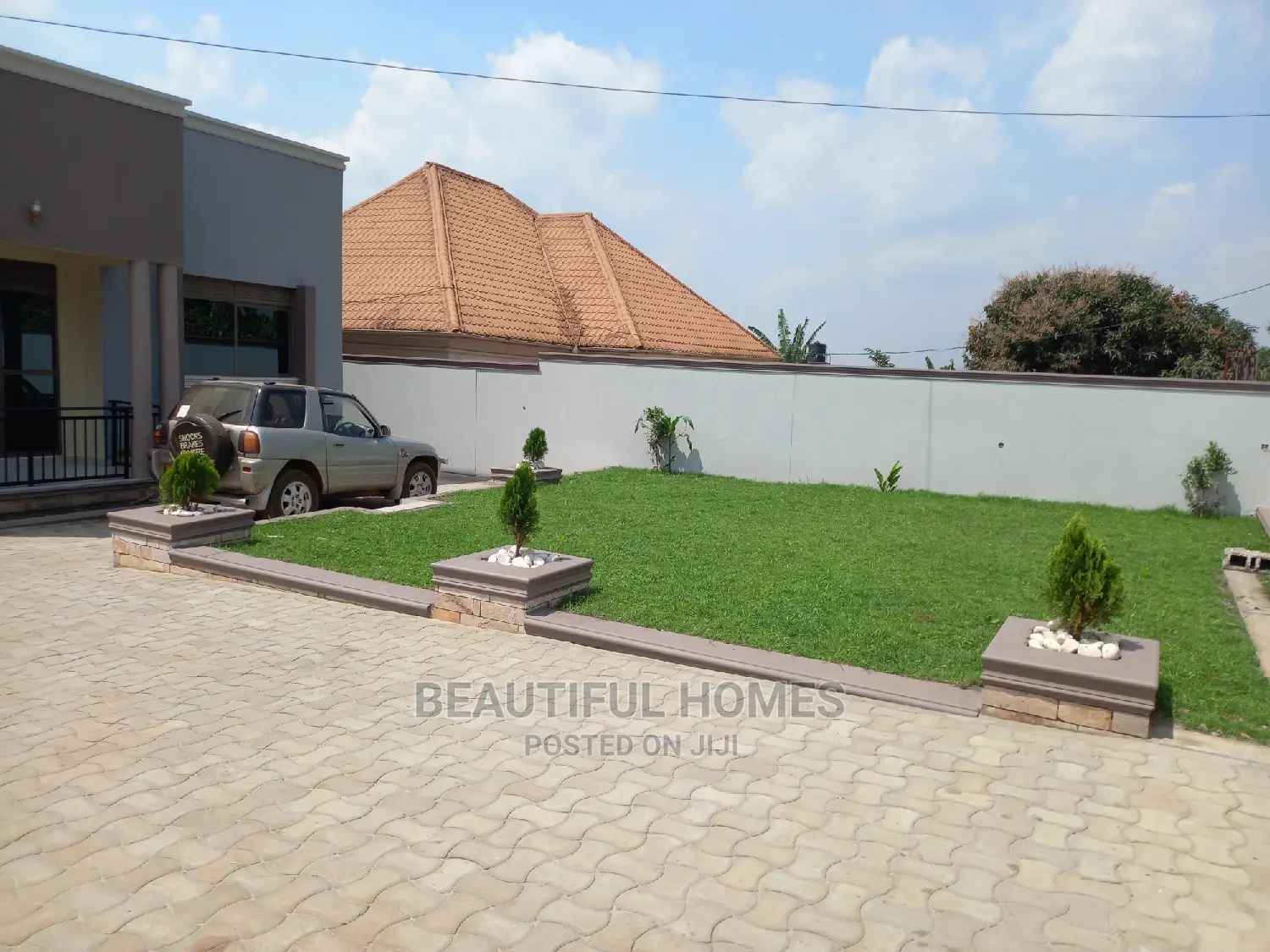 Furnished 4bdrm House in Kira for Sale