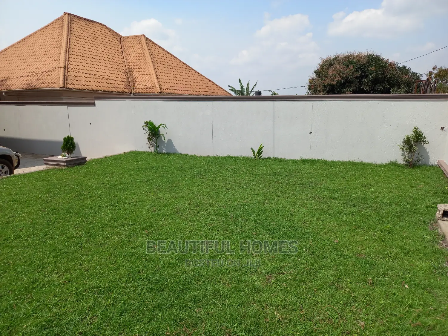 Furnished 4bdrm House in Kira for Sale
