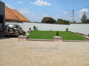 Furnished 4bdrm House in Kira for Sale