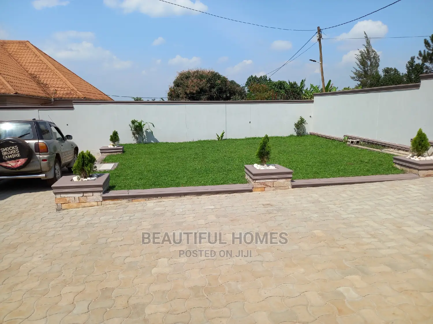 Furnished 4bdrm House in Kira for Sale