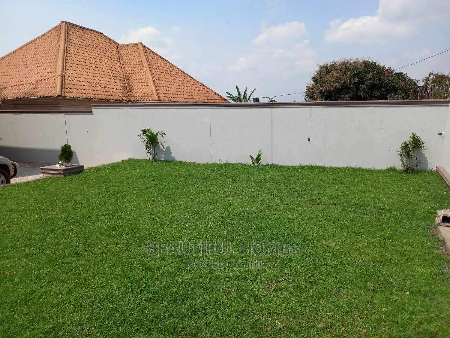 Furnished 4bdrm House in Kira for Sale