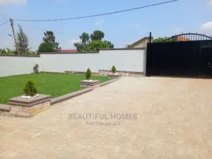 Furnished 4bdrm House in Kira for Sale