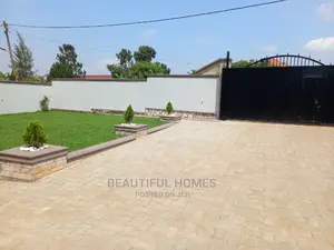 Furnished 4bdrm House in Kira for sale