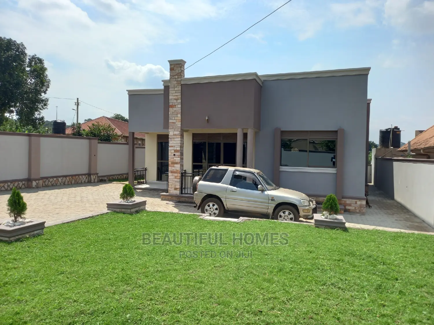 Furnished 4bdrm House in Kira for Sale
