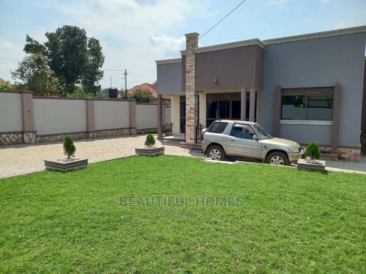Furnished 4bdrm House in Kira for Sale