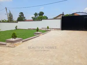 Furnished 4bdrm House in Kira for Sale