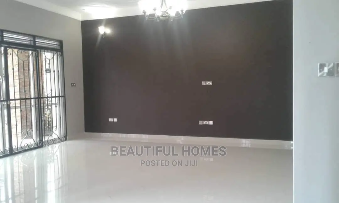 Furnished 4bdrm House in Kira for Sale