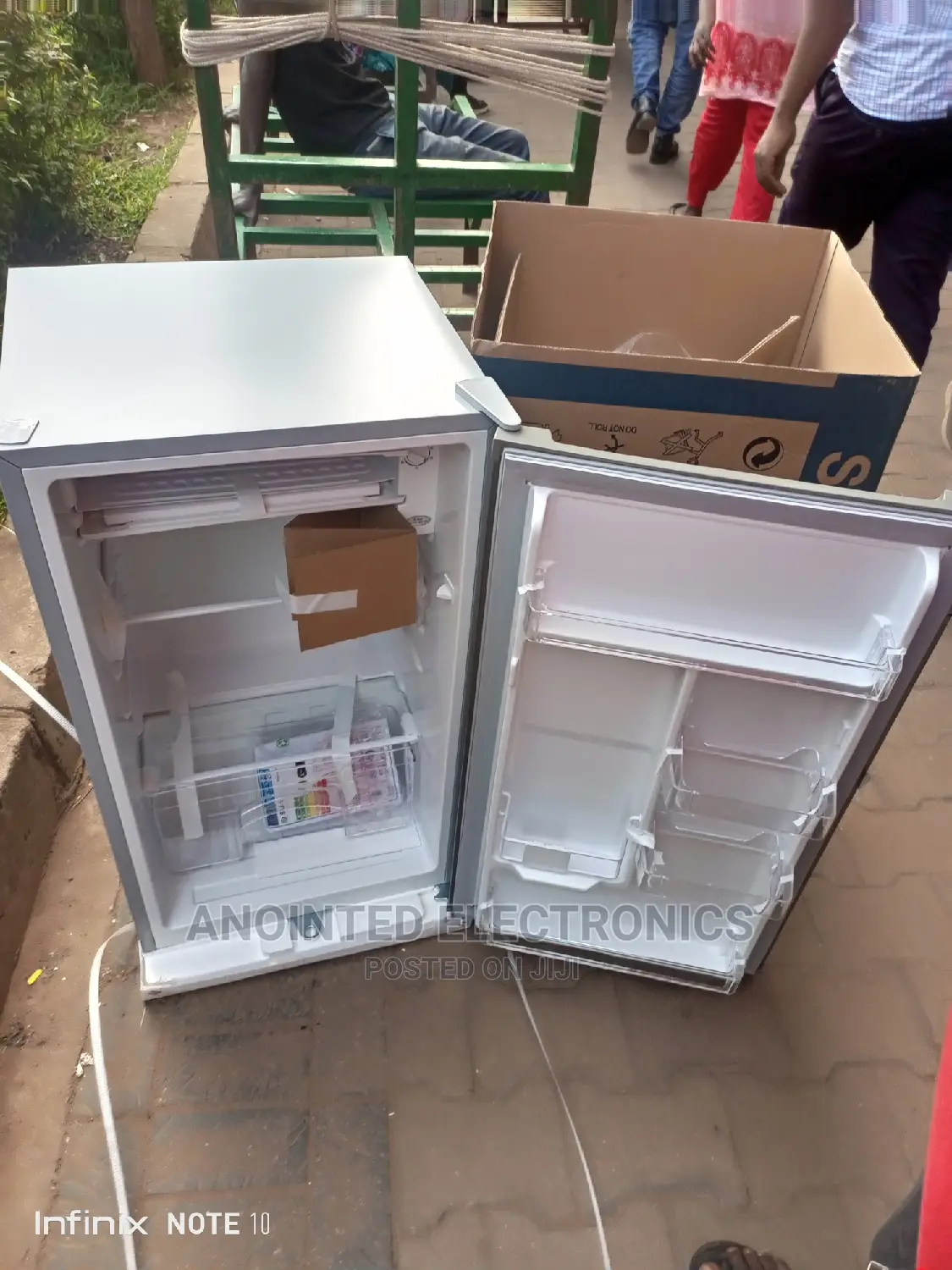 Spj Refrigerator 120L