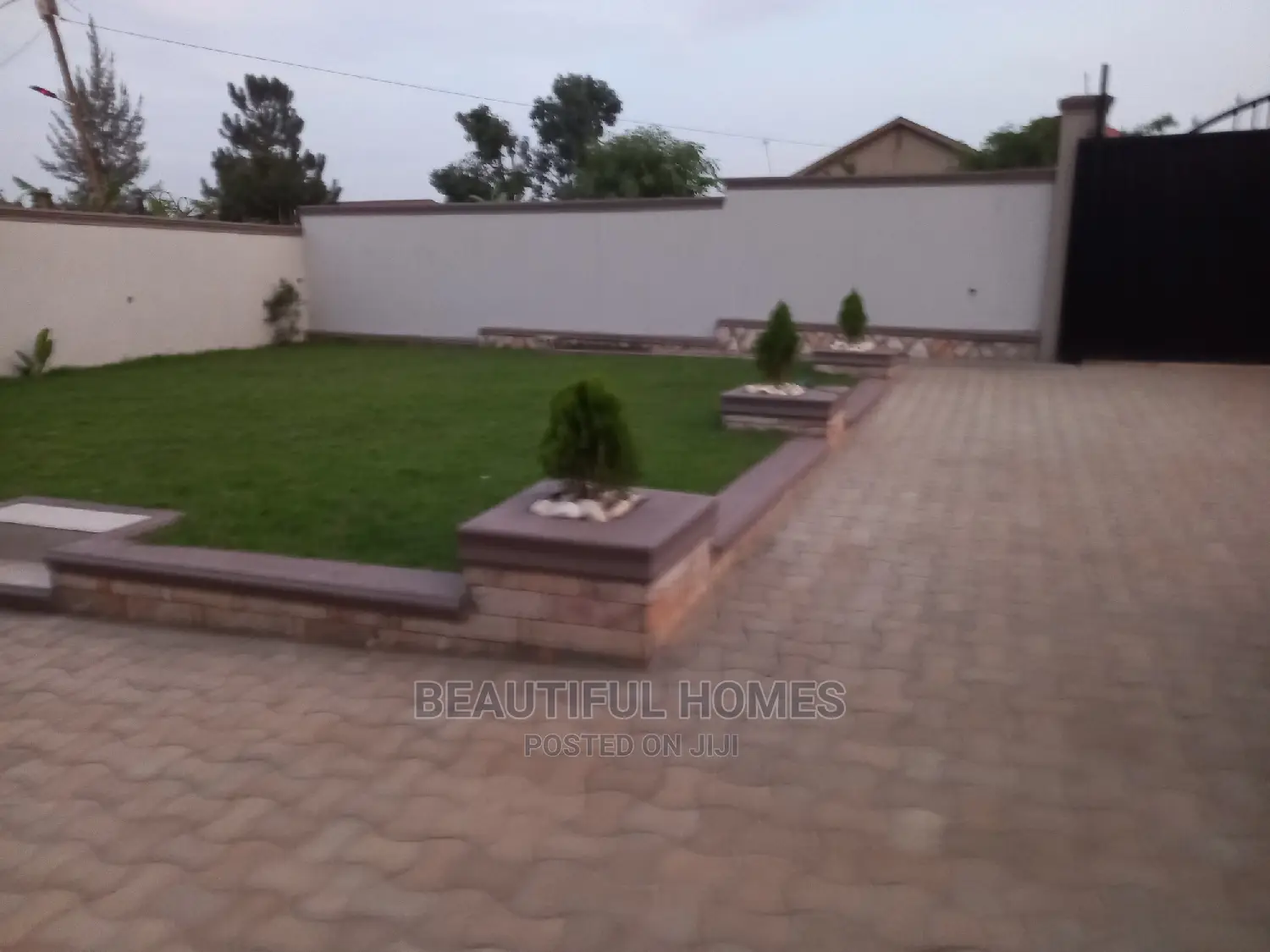 Furnished 4bdrm House in Kira for Sale