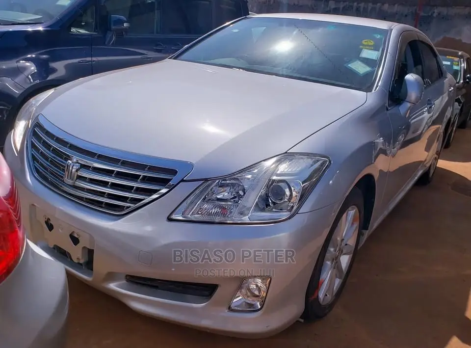 Toyota Crown Majesta 2009 Silver