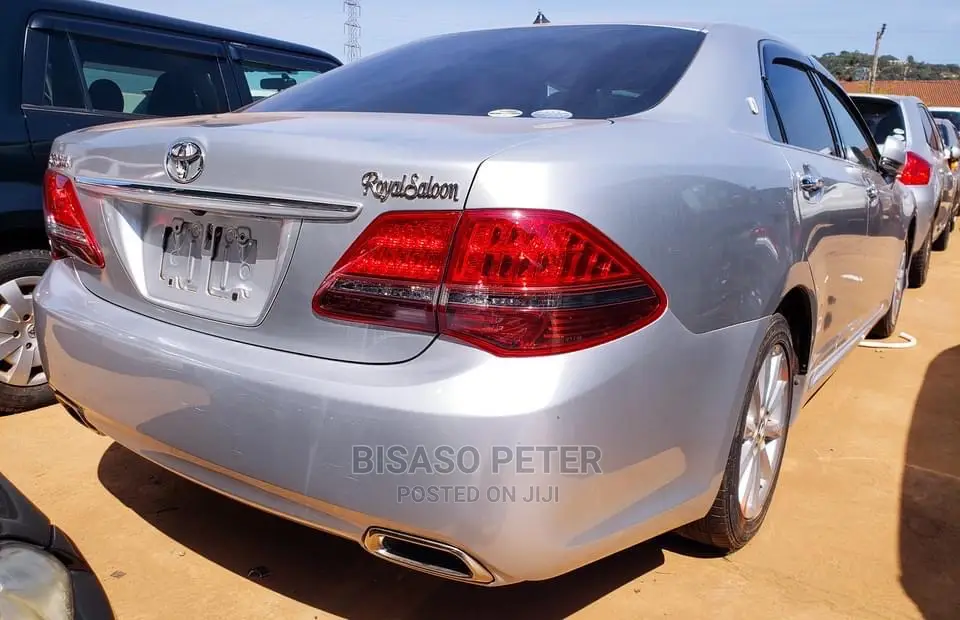 Toyota Crown Majesta 2009 Silver