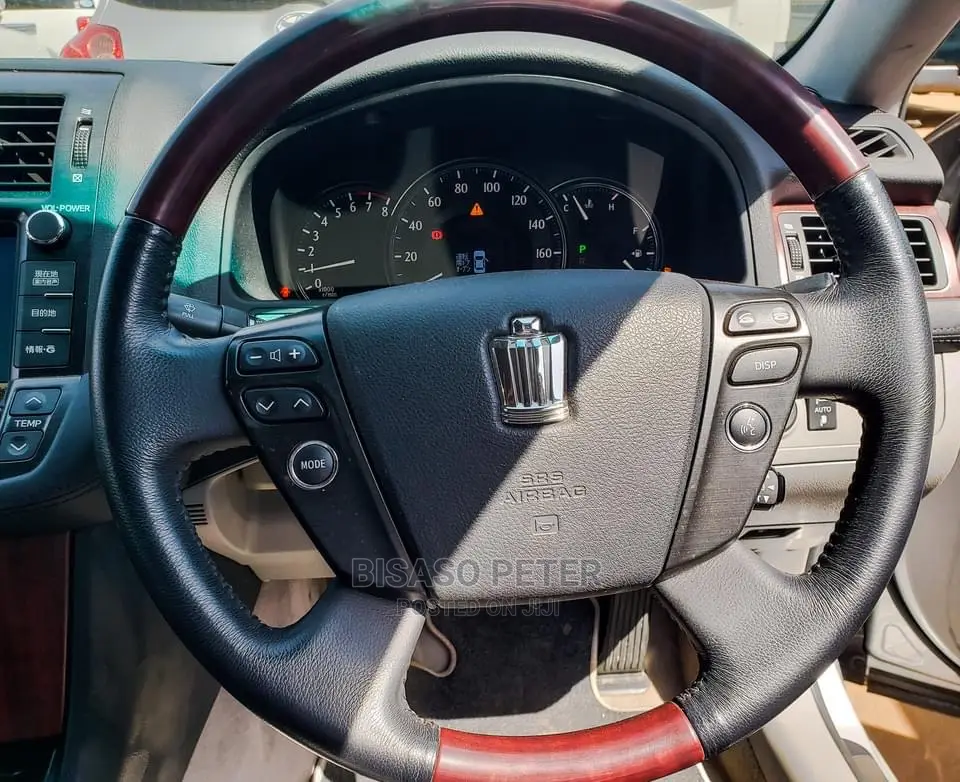 Toyota Crown Majesta 2009 Silver