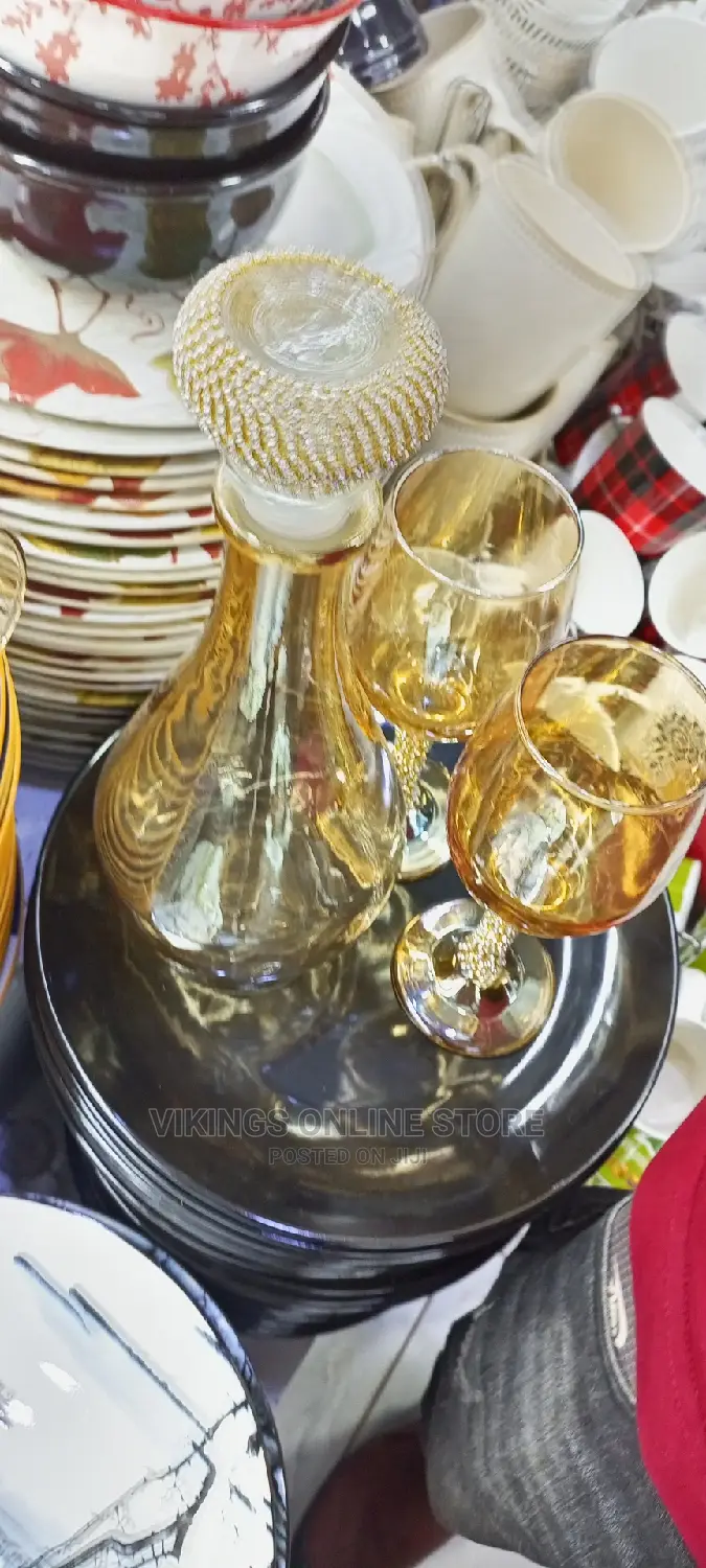 7 Pieces Golden Wine Decanter Set 6 Glasses