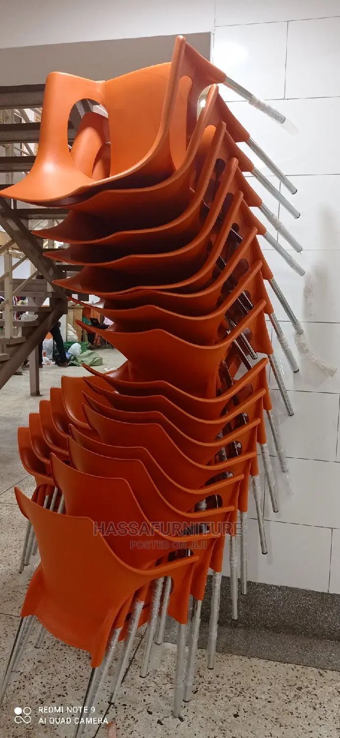 Plastic Restaurant Chairs