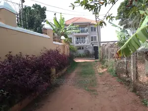 17 Decimals on Quicksale on Quicksale in Heart of Munyonyo