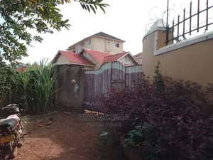 17 Decimals on Quicksale on Quicksale in Heart of Munyonyo